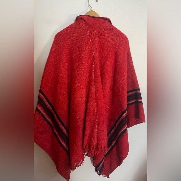 Vintage 1970s handmade wool poncho cape - Picture 2 of 9
